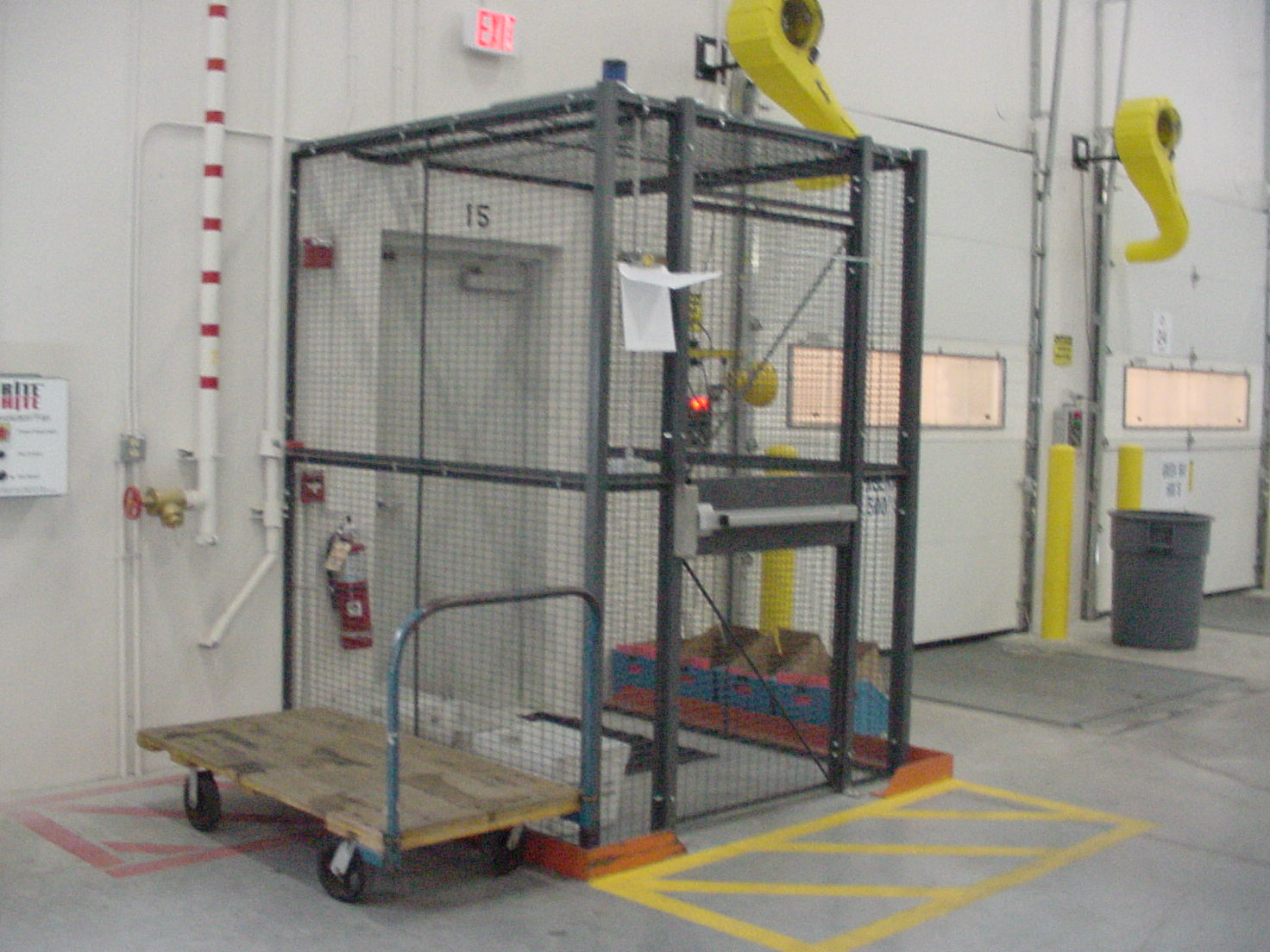 Warehouse secure cage