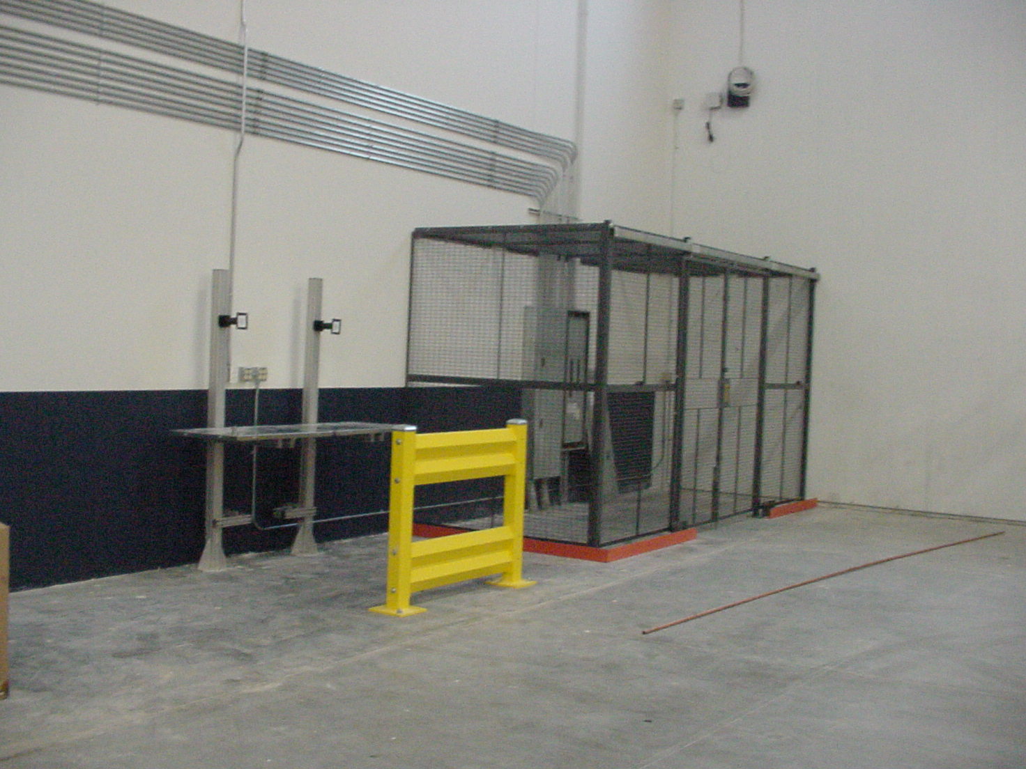 Warehouse wire enclosure
