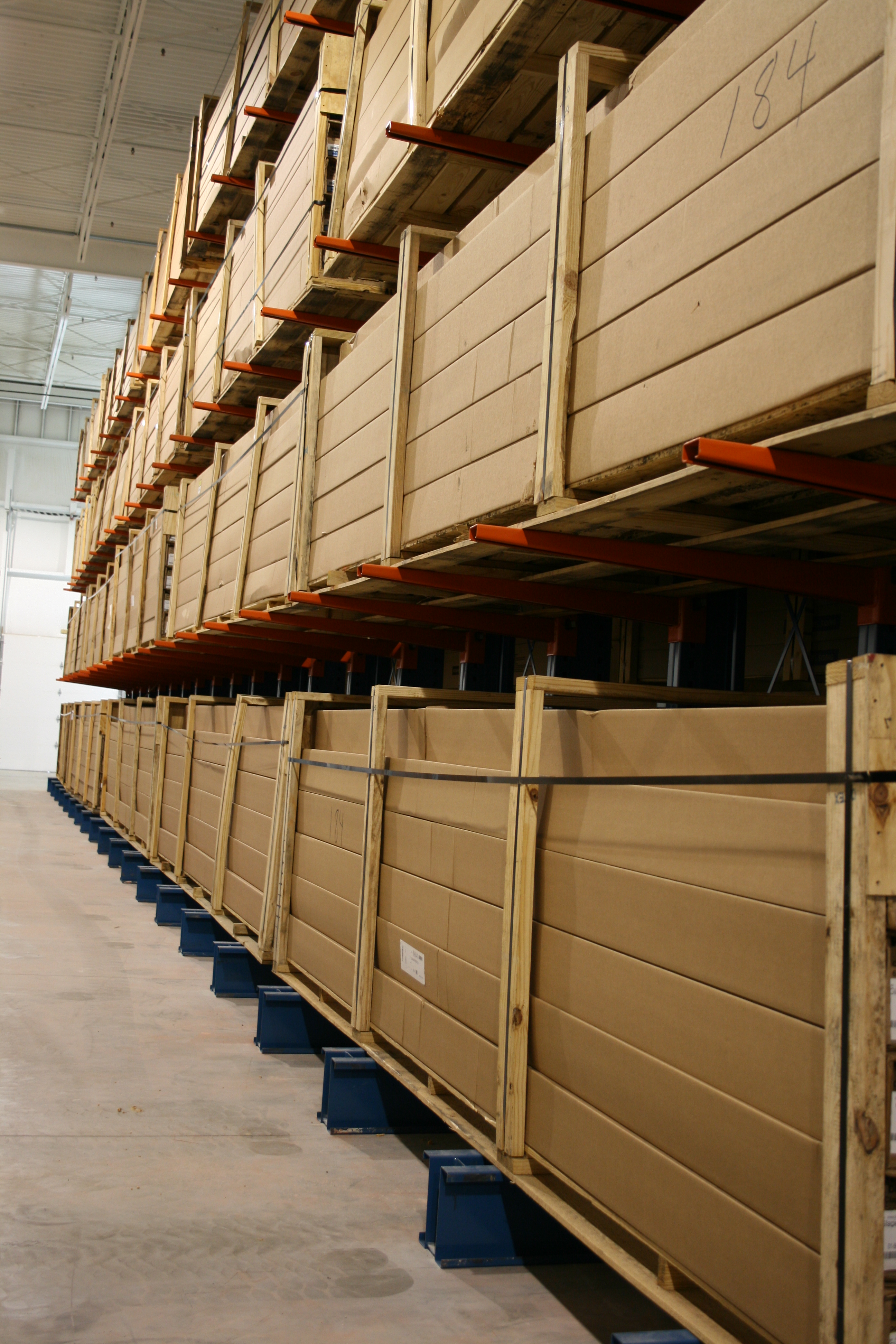 Cantilever storage rack